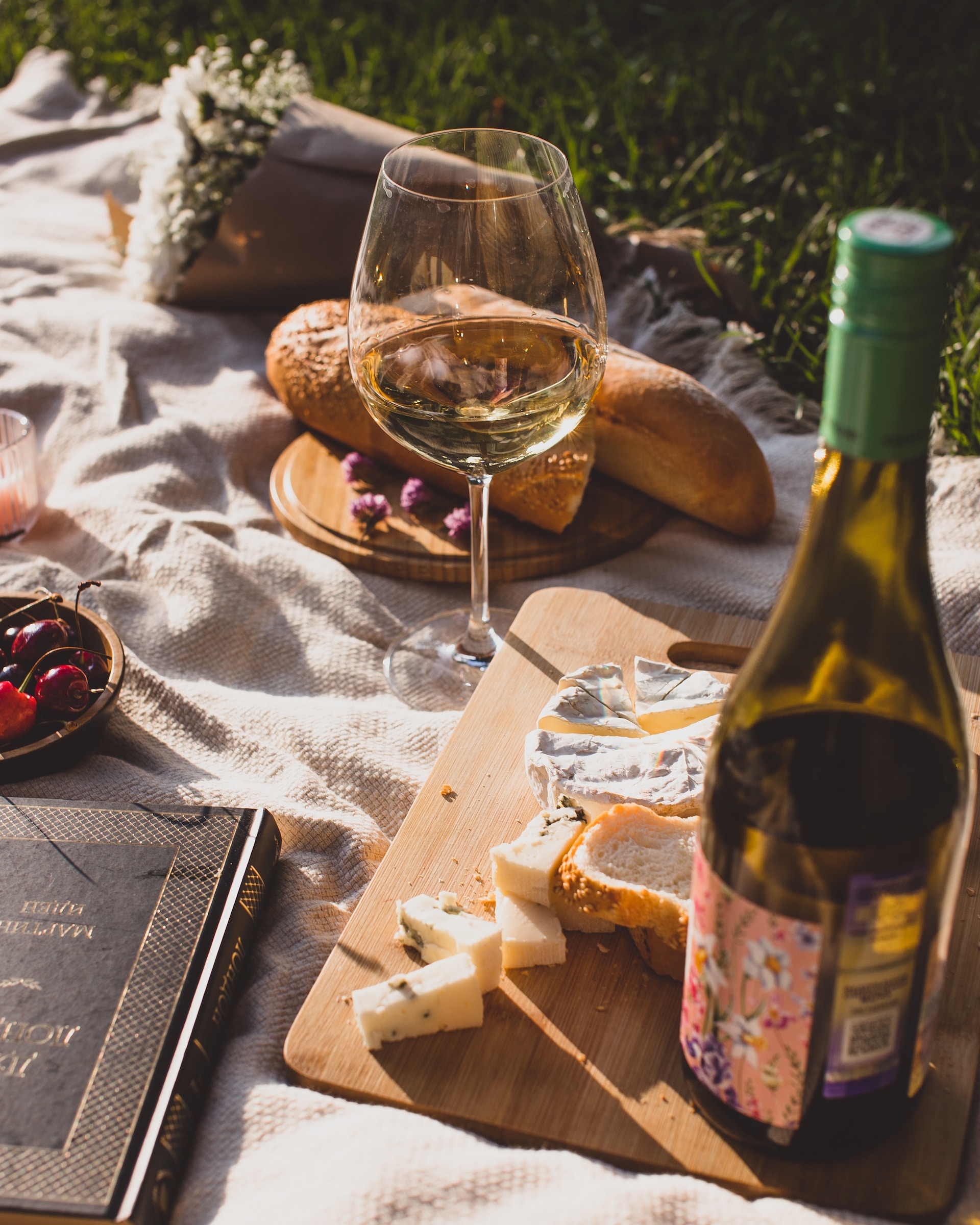 The Perfect Pair: Exploring the Harmonious Combination of Food and Wine
