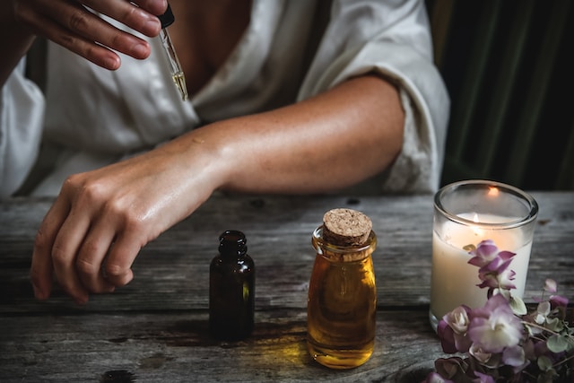 Enhancing Your Meditation Practice with Essential Oils