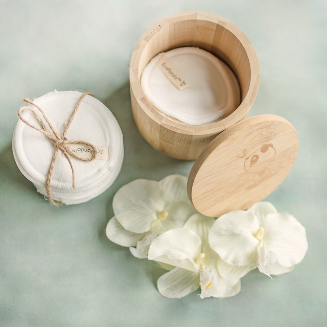 Beauty in Your Hands: Create Your Own Makeup Removers with These DIY Recipes
