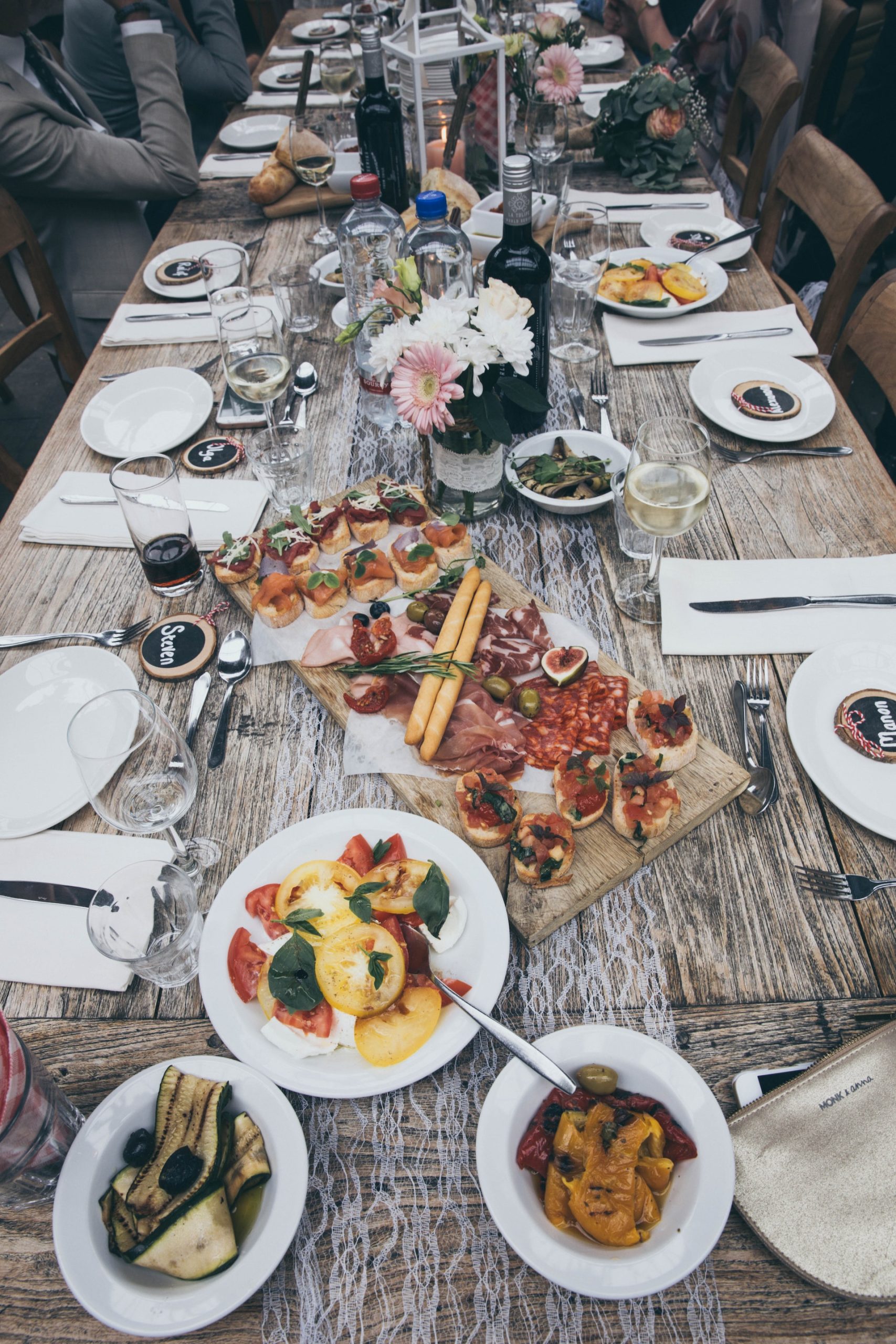 Swift Summer Feasting: Hosting an Easy-Breezy Dinner Party