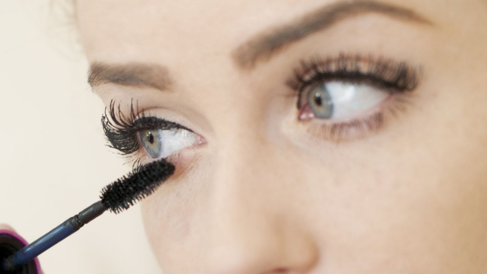 Mascara Maintenance: Prolonging the Life of Your Beloved Tubes