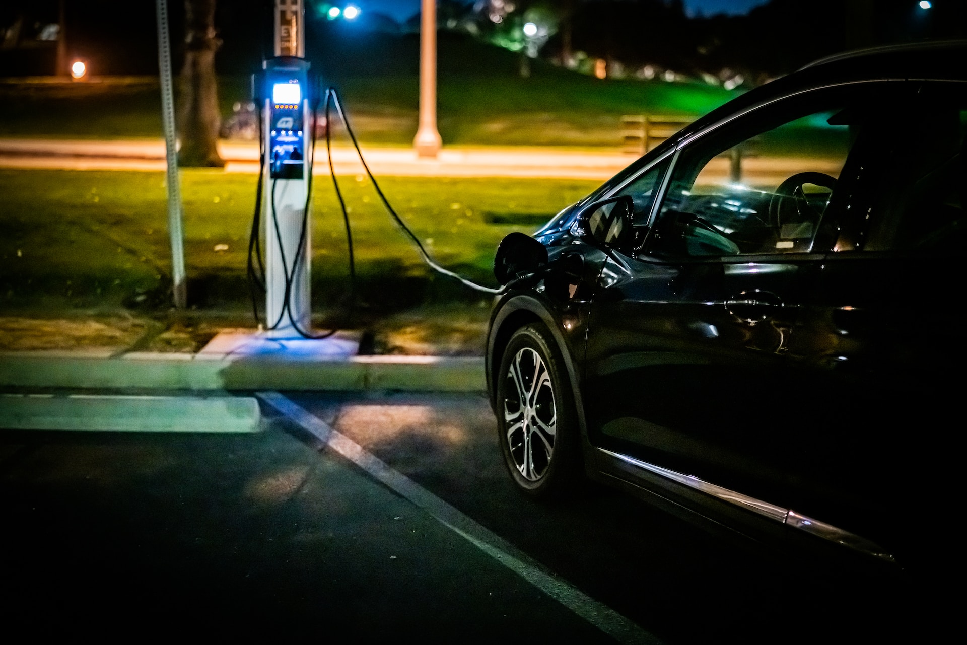 Exploring the 5 Major Perks of Being an EV Owner