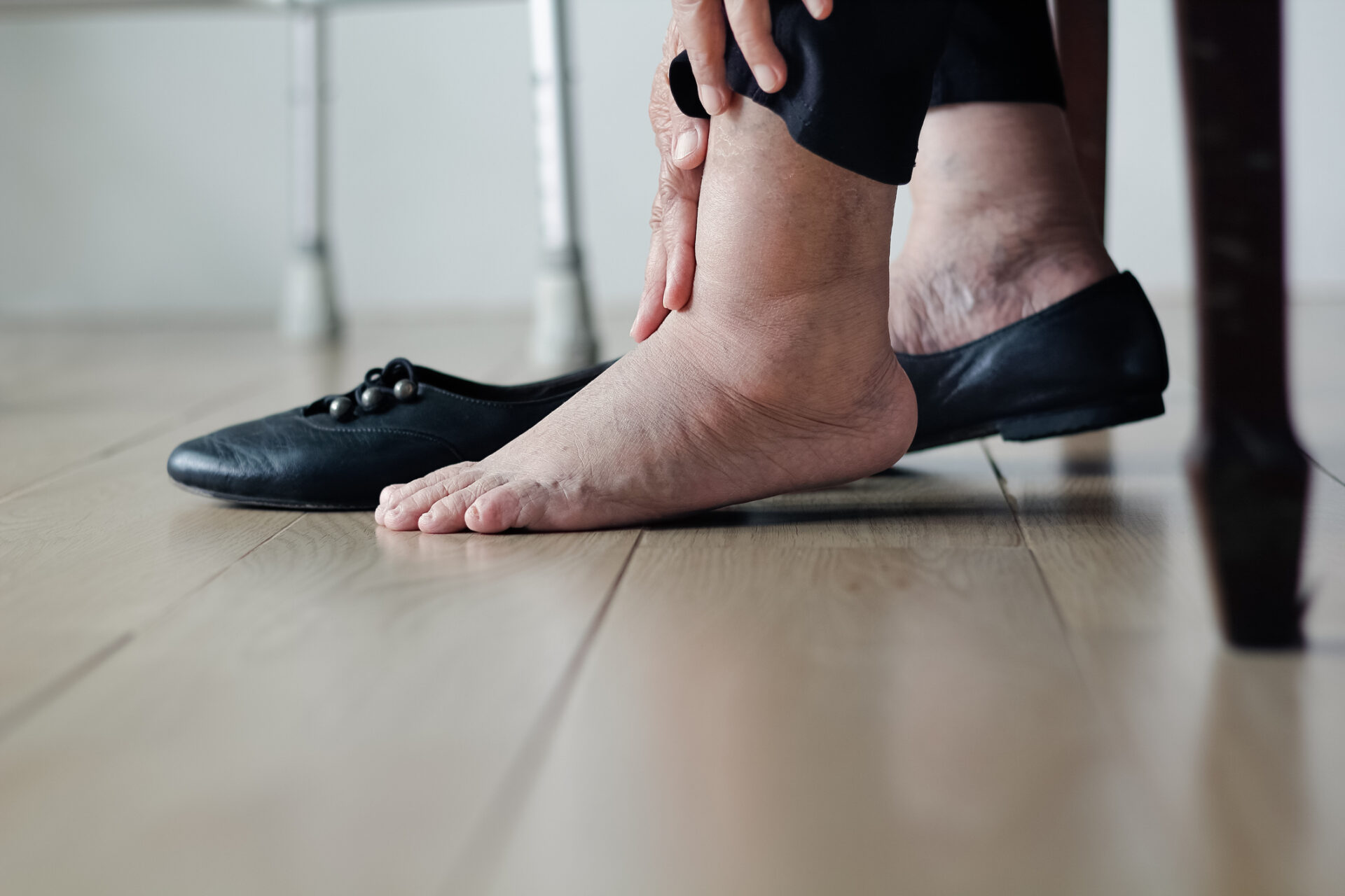 The Swollen Ankle Dilemma: Causes and Remedies Revealed