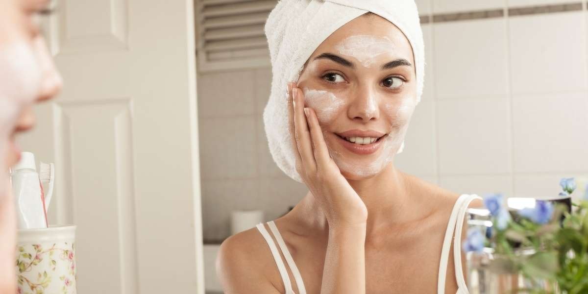 Crafting the Ideal Skincare Routine for Your 30s: Targeted Solutions for Aging Skin