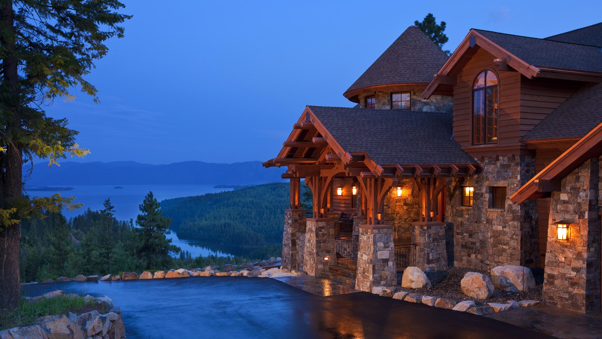 Nature in Adult-Friendly Treehouses at Mountain Resort